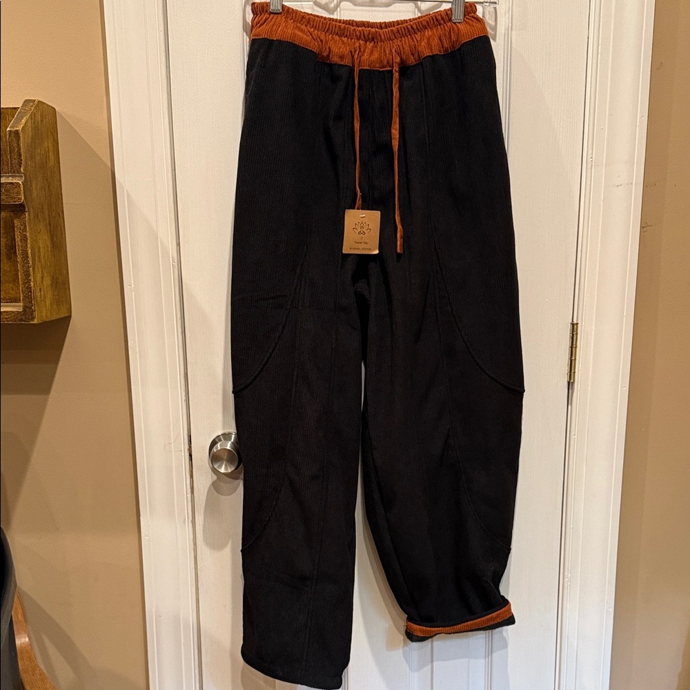 Woman’s Corduroy Harlem Pants - Picture 7 of 12